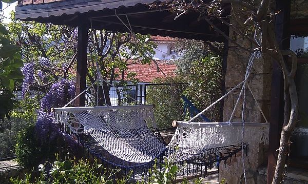 Hammock on veranda at G�l Baba House